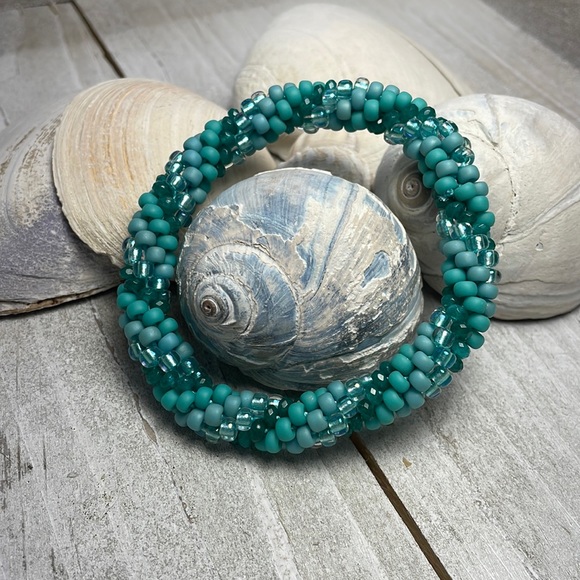 Aqua twist bracelet - Picture 2 of 7